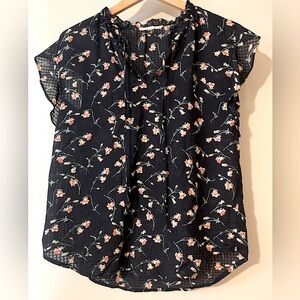 fun 2 fun Blouse Size M. Floral Blue.